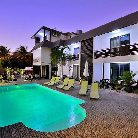 West Palm Inn Flic-en-Flacq 外观 照片