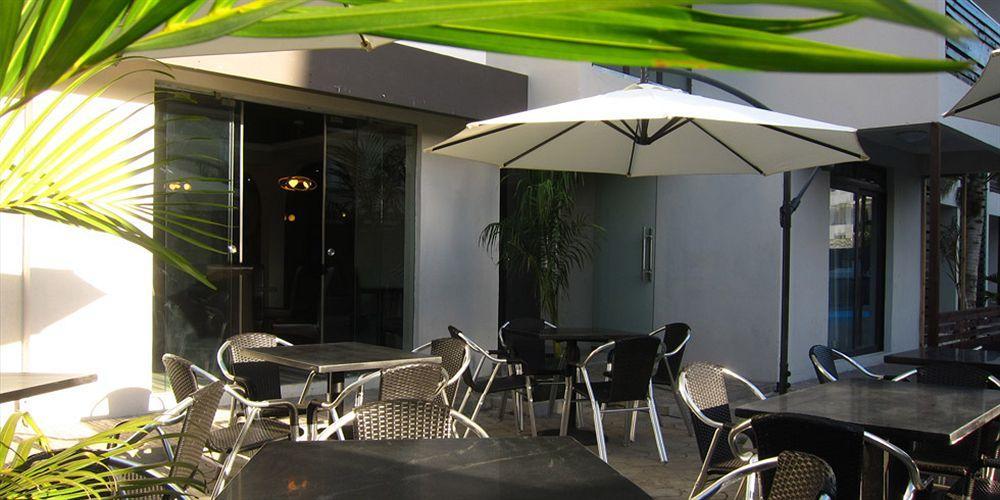 West Palm Inn Flic-en-Flacq 外观 照片