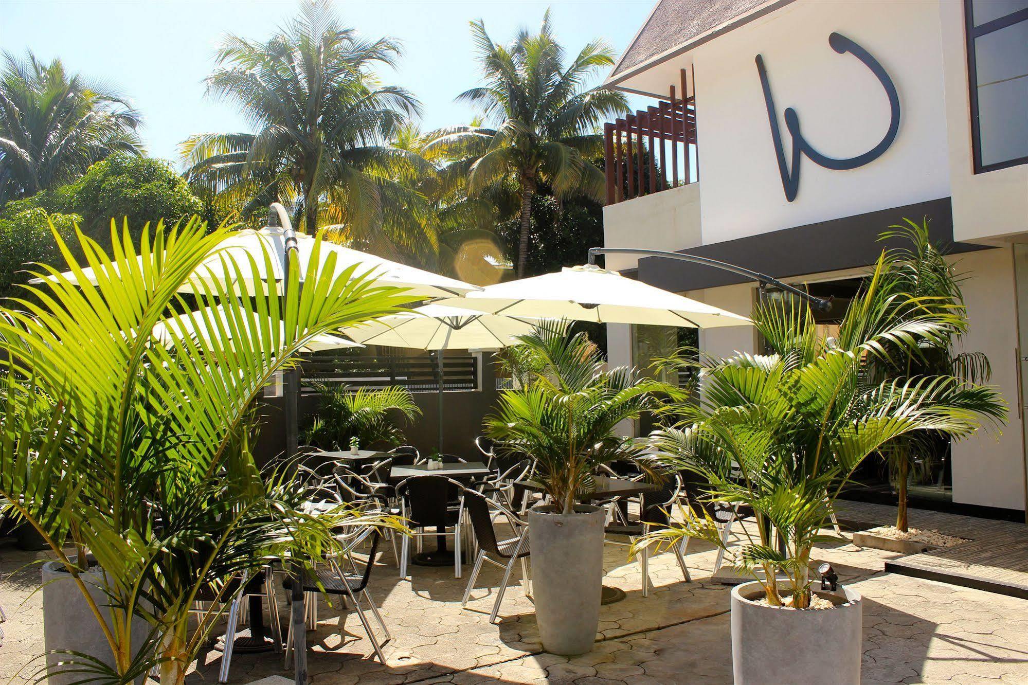 West Palm Inn Flic-en-Flacq 外观 照片