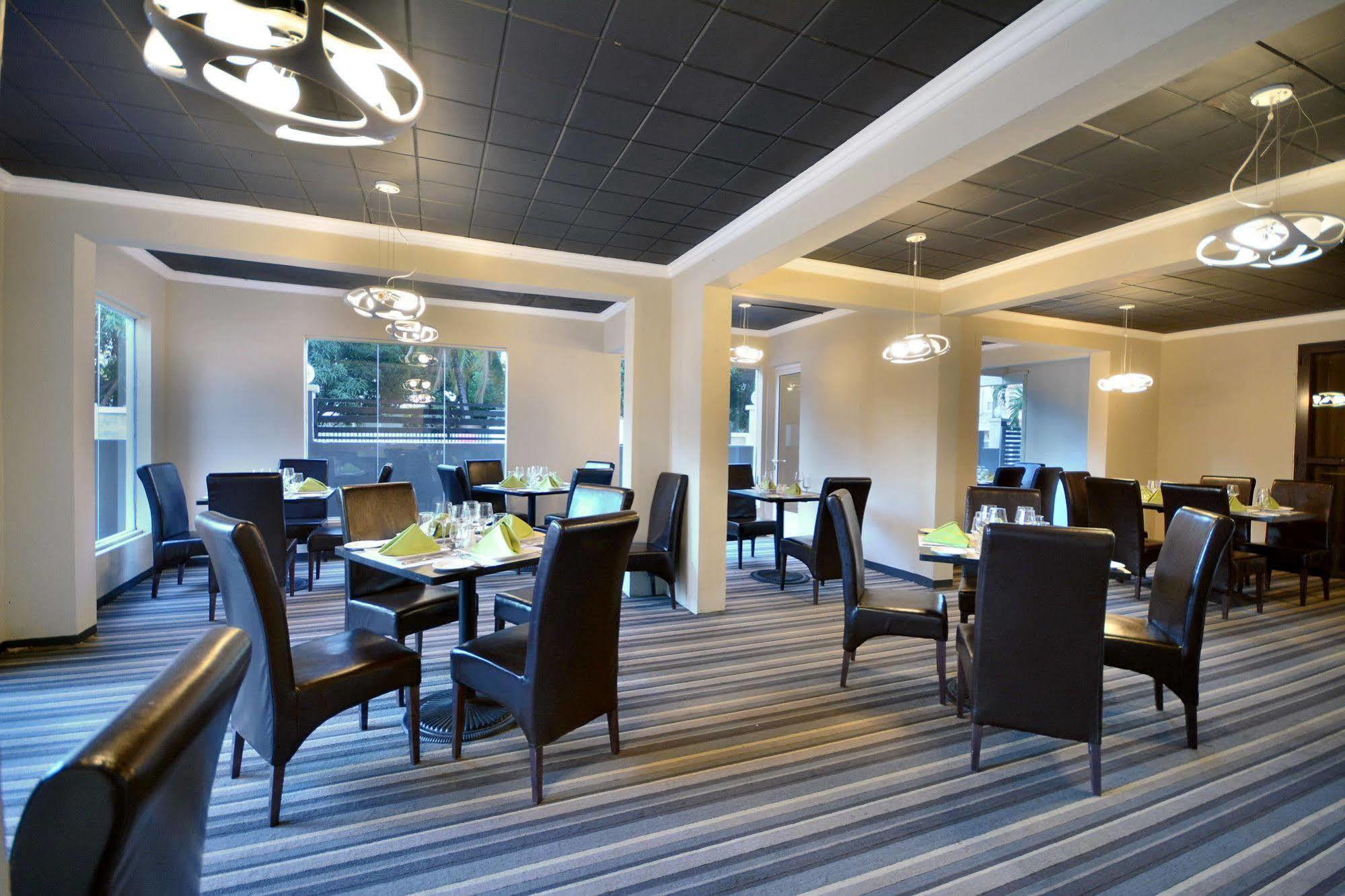 West Palm Inn Flic-en-Flacq 外观 照片
